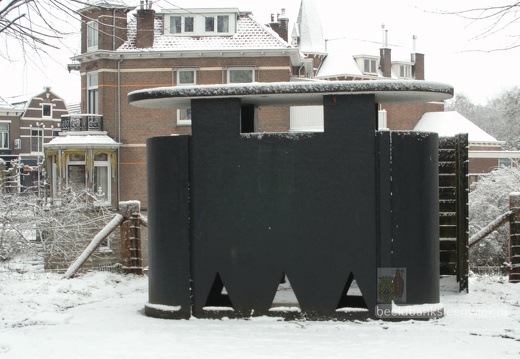 20260105 Urinoir voor mannen. Staat aan de Molenwal 0005